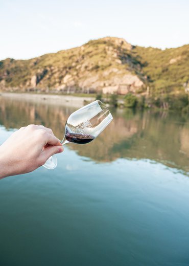 Apéro sur l'eau entre Saint-Joseph et Hermitage - Terre de Syrah et les Canotiers
