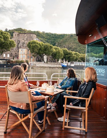 Apéro sur l'eau "Rhône Nord Vs Rhône Sud" - les Canotiers et Terre de Syrah