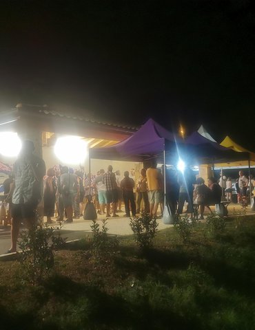 Repas campagnard et feu d'artifice