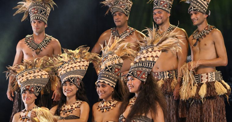 Les danseurs et chanteurs du spectacle "Ballets & Légendes de Tahiti"