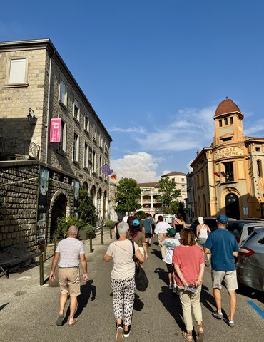 Visite guidée de la ville de Tournon pour les nouveaux arrivants