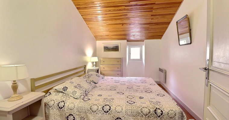 Chambre à l'étage avec 2 lits 90
