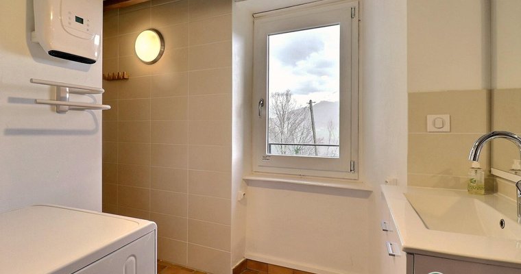 Salle d'eau au RDC avec douche à l'italienne