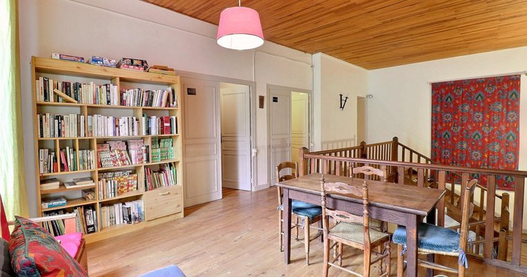 Mezzanine à l'étage : espace détente