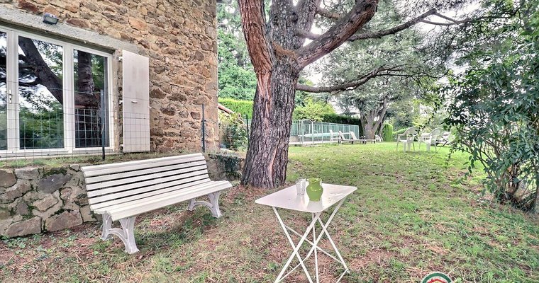 Coin détente à l'ombre des pins